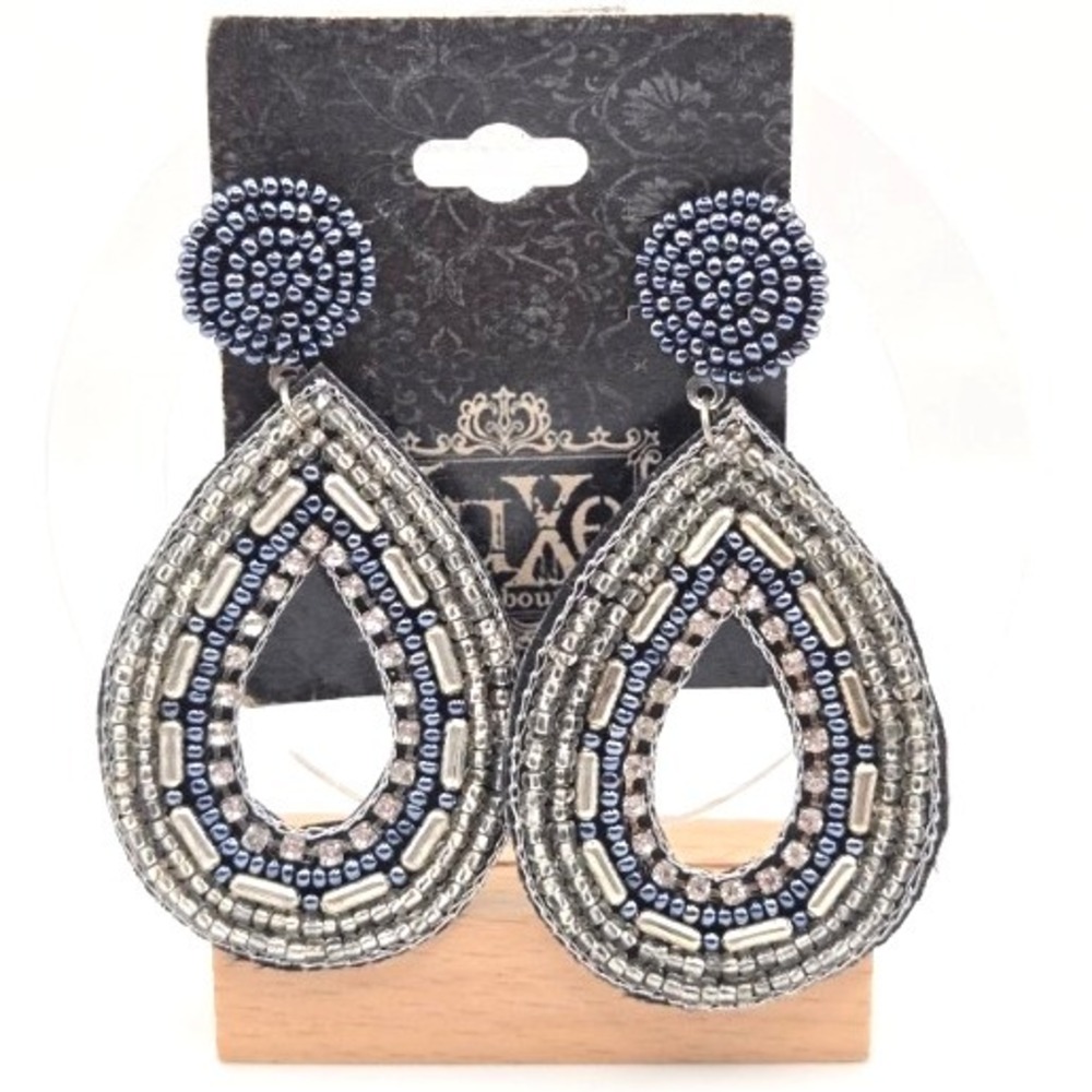 Luxe Boutique Beaded Teardrop Earrings‎ Dangle Statement Sparkle Blue Silver